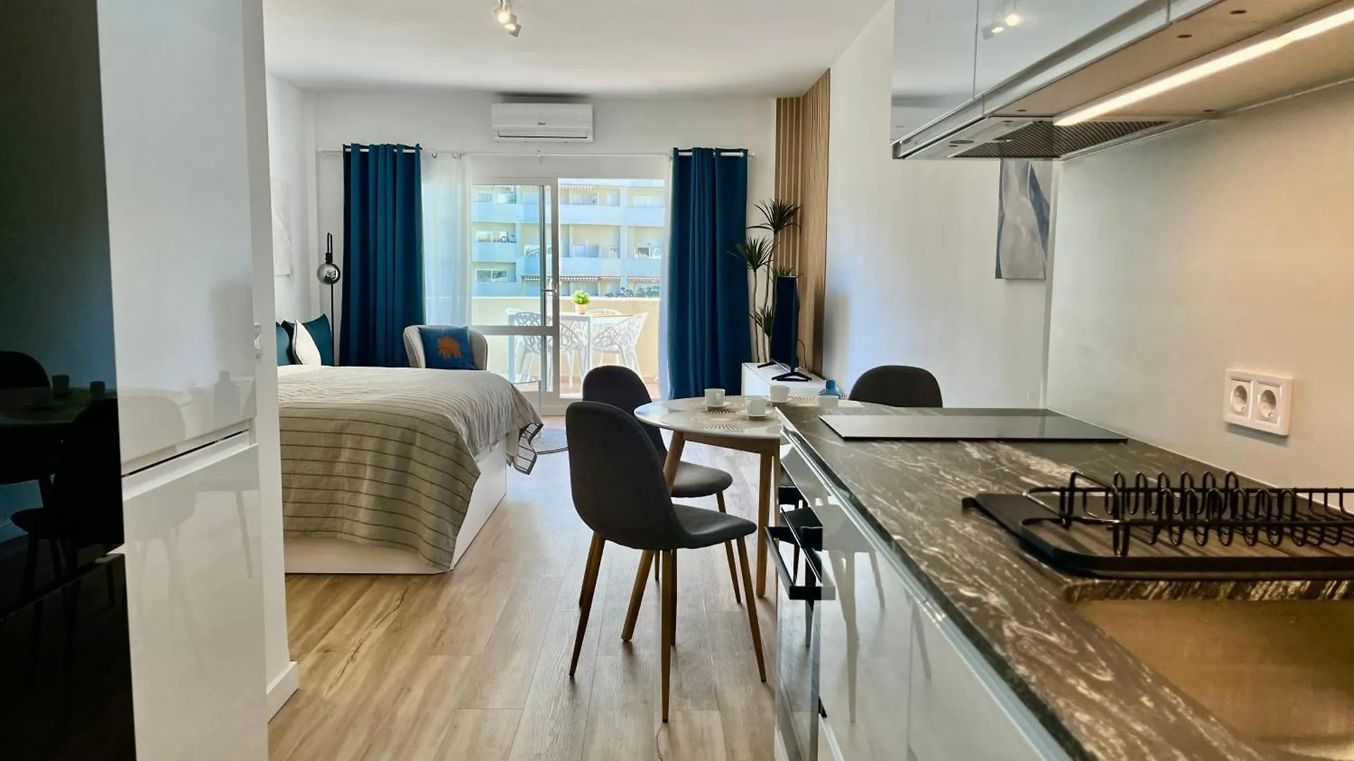 Benalbeach Zafiro By C&N Benalmadena Apartment